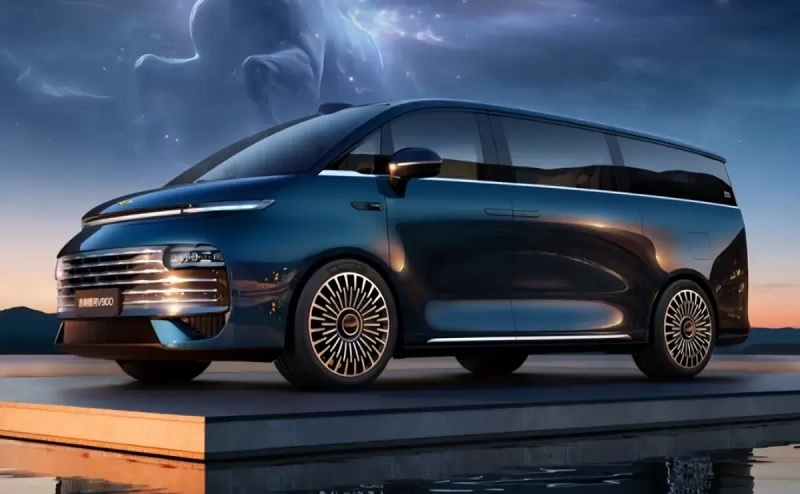Geely Galaxy V900 tampilannya mirip dengan hyundai Staria.