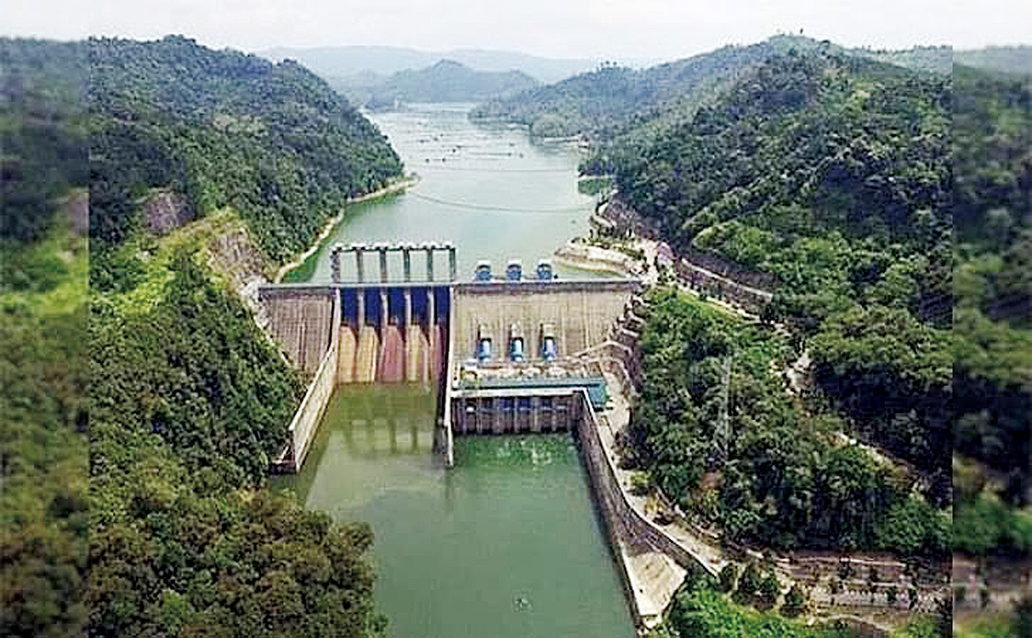 Tingginya curah hujan di wilayah hulu Waduk PLTA Koto Panjang menyebabkan elevasi air waduk meningkat, Senin (29/12/2025). Pengelola&nbsp; akan membuka dua pintu pelimpahan waduk, Selasa (30/12/2025) hari ini.