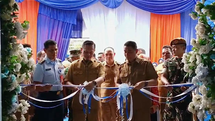 Wako Pekanbaru Agung Nugroho saat meresmikan ruang pelayanan baru Puskesmas Sidomulyo di Jalan HR Subrantas, Kecamatan Binawidya.