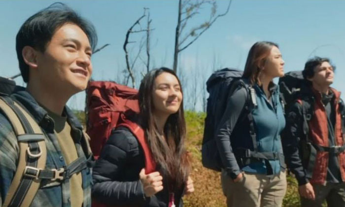Salah satu adegan Amanda Manopo, Randi Martin, Fahad Haydra dan Ersya Aurelia dalam Film Dusun Mayit.