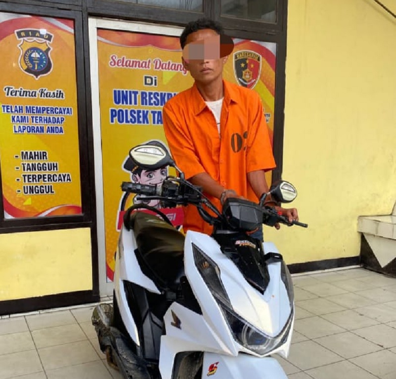 Jajaran Polsek Tapung mengamankan seorang pelaku curanmor berinisial FE (35), warga Kelurahan Air Dingin, Kecamatan Bukit Raya, Kota Pekanbaru, Senin (29/12/2025) sore.
