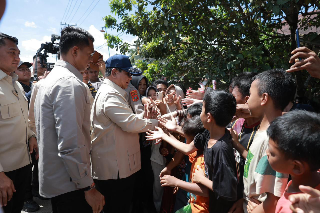 JAKARTA (RIAUPOS.CO) - Presiden Prabowo Subianto menutup rangkaian kegiatan akhir tahun 2025 dengan kembali mengunjungi wilayah terdampak bencana di Sumatera, Rabu (31/12). Kunjungan tersebut dilakuka