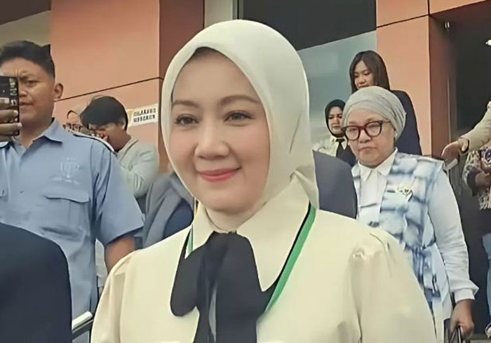 Atalia Praratya saat hadir di Pengadilan Agama Bandung.