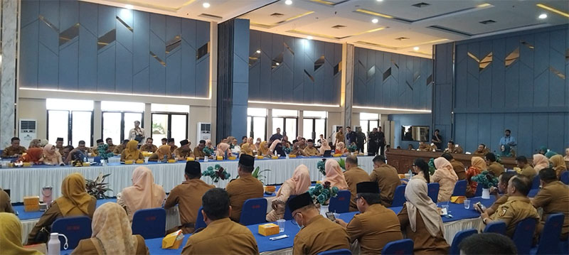 Wako Agung saat memimpin rapat konsolidasi bersama kepala OPD Pekanbaru