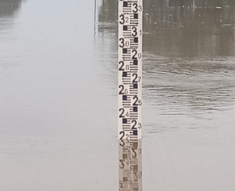 Kondisi ketinggian debit air Sungai Kampar di Kecamatan Langgam yang masuk dalam kategori normal dan belum berdampak terjadinya banjir, Senin (5/1/2026).