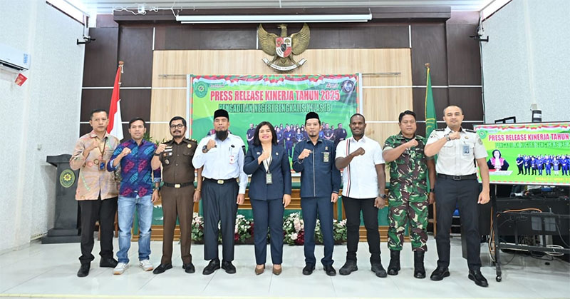 PN Bengkalis menggelar press release kinerja tahun 2025  di Ruang Sidang Kusuma Atmadja Pengadilan Negeri Bengkalis Kelas 1B, Selasa (6/1/2026).