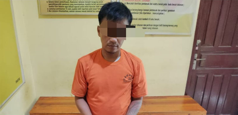 Jajaran Polsek Kampar Kiri Hilir menangkap tersangka pengedar narkotika jenis sabu-sabu di Desa Simalinyang, Rabu (7/1/2025).