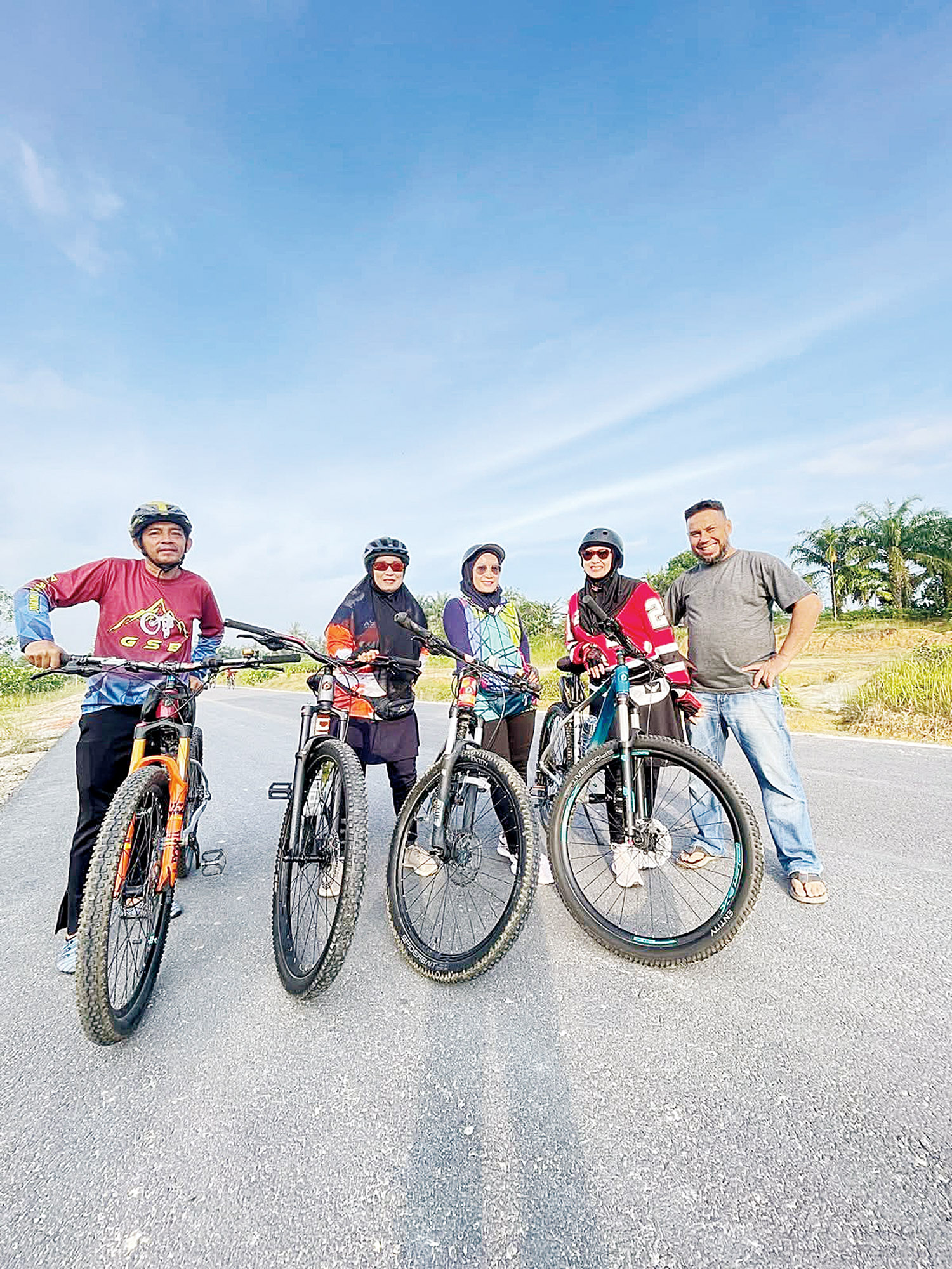 Komunitas sepeda Bombastic Rider Club saat menggelar gowes, baru-baru ini.