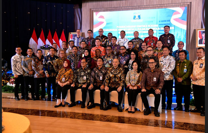 Para Pimpinan Wilayah Kemenkum RI berfoto bersama usia pelantikan 32 Pimpinan Tinggi Pratama Kemenkum RI yang dilaksanakan di Jakarta, Kamis (8/1/2026).