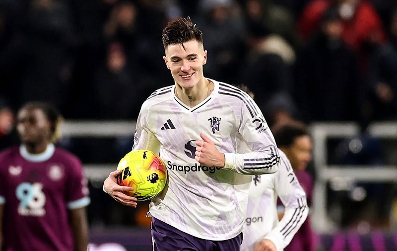 Benjami Seso mencetak dua gol brilian saat Manchester United ditahan imbang tuan rumah Burnley 2-2 dalam lanjutan Liga Premier Inggris.