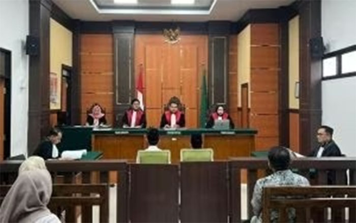 Dua terdakwa narkotika dengan barang bukti sabu 14,8 kilogram dituntut hukuman penjara seumur hidup oleh Jaksa Penuntut Umum (JPU) Kejaksaan Negeri Kampar saat sidang di Pengadilan Negeri Bangkinang