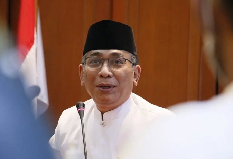 Yahya Cholil Staquf atau Gus Yahya menegaskan tidak campur dalam kasus hukum adik kandungnya Yaqut Cholis Qousmas dan memastikan PBNU tidak terkait dugaan korupsi kuota haji.