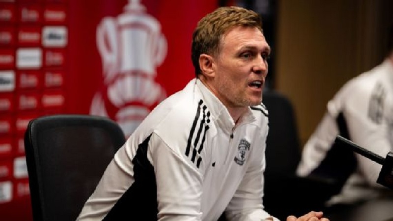 Darren Fletcher akan memimpin Manchester United untuk kedua kalinya ketika Brighton mengunjungi Old Trafford dalam Piala FA pada hari Minggu.