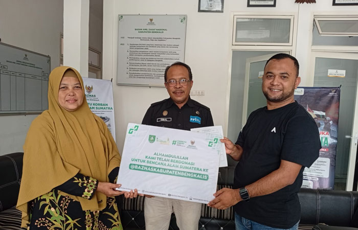 PWI Bengkalis menyerahkan donasi korban bencana sumatera melalui Baznas Bengkalis, akhir pekan kemarin.