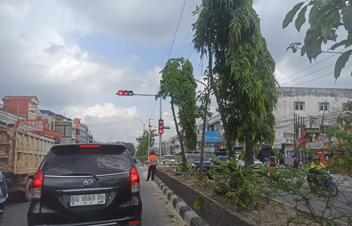 Traffic light Simpang Jalan Tuanku Tambusai atau Jalan Nangka-Jalan Paus Resmi Dibuka, pada Ahad (11/1)2026).