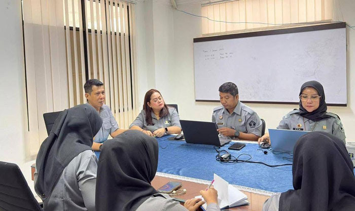 Tim Kerja Divisi Pelayanan Hukum Bidang Kanwil Kemenkum Riau menggelar rapat pada Senin (12/1/2026).