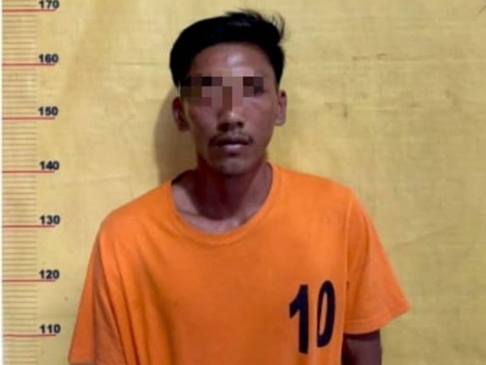 Tersangka Bayu diamankan di Mapolsek Panipahan, Rohil.