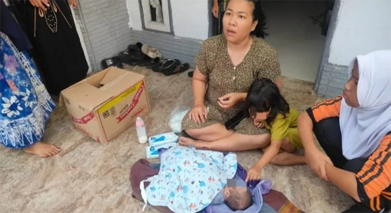 Seorang bayi ditemukan dalam kondisi terbalut kain di rumah warga Jalan Rajawali, Kecamatan Binawidya, Sabtu (17/1/2026) pagi.