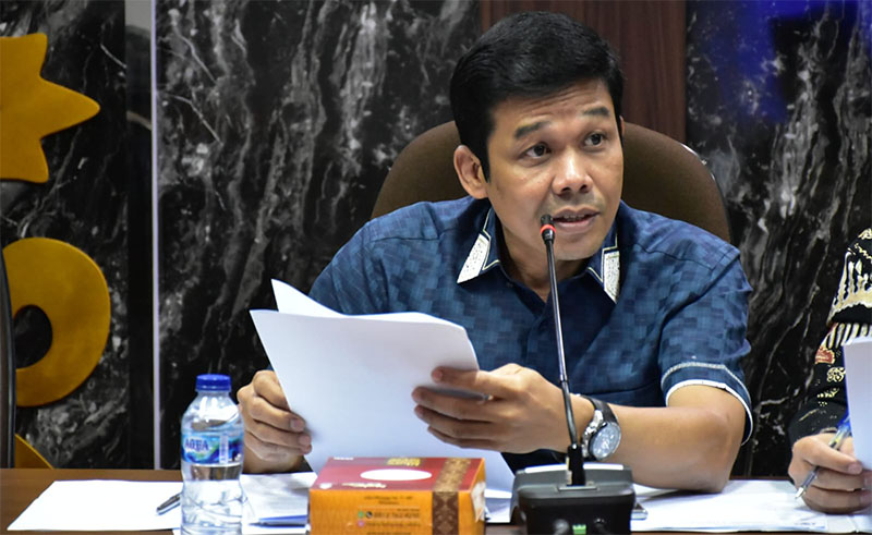 Anggota Badan Anggaran (Banggar) DPRD Pekanbaru H Roni Amriel SH MH