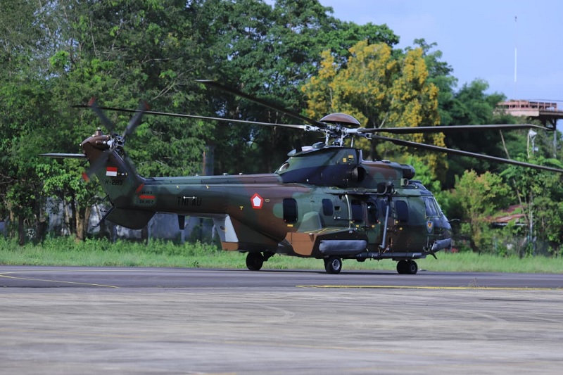 TNI AU mengerahkan 1 unit helikopter untuk membantu operasi SAR pesawat yang hilang kontak di Maros, Sulawesi Selatan.