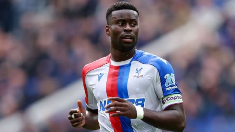 Bek Crystal Palace Marc Gu&eacute;hi akan pindah ke Manchester City.