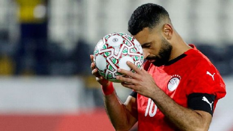 Mohamed Salah gagal mengeksekusi penalti dalam adu penalti saat Nigeria mengalahkan Mesir 4-2 setelah waktu normal berakhir 0-0.
