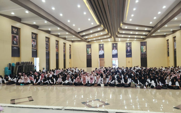 632 PPPK di Disdikpora Kuansing saat penyerahan SPMT, Rabu (14/1/2026) kemaren di Gedung Abdul Rauf Teluk Kuantan.