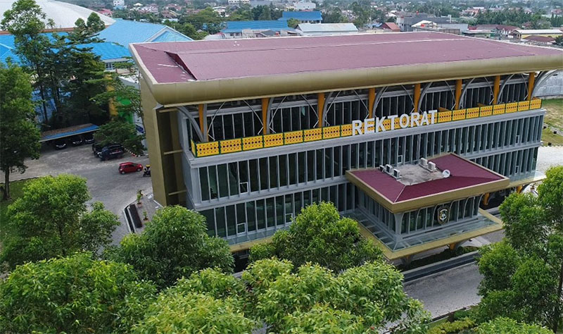 Gedung rektorat UIR.