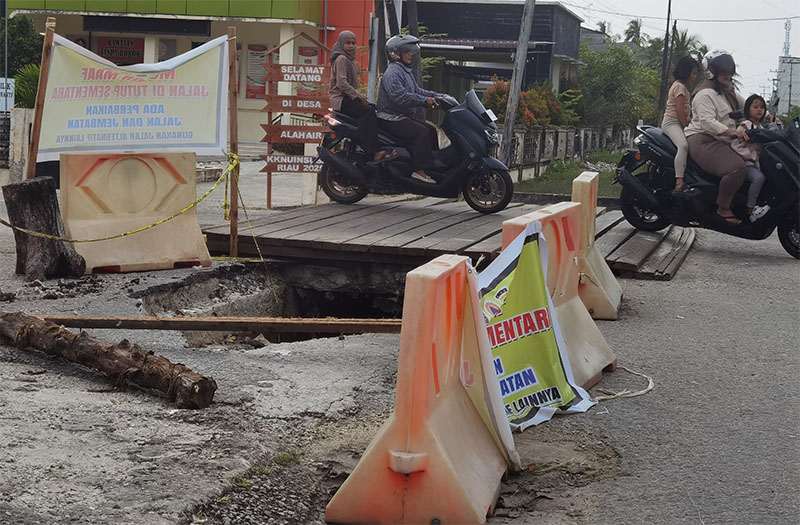 Kondisi duiker Jalan Pelajar Desa Alah Air yang amblas beberapa waktu lalu