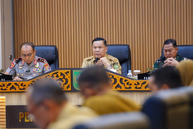 Plt Gubri SF Hariyanto memimpin rapat koordinasi lintas sektor beberapa waktu lalu. Dalam rapat dibahas pentingnya pengawasan ketat agar pelaksanaan IPR tidak menyimpang dari tujuan awal.