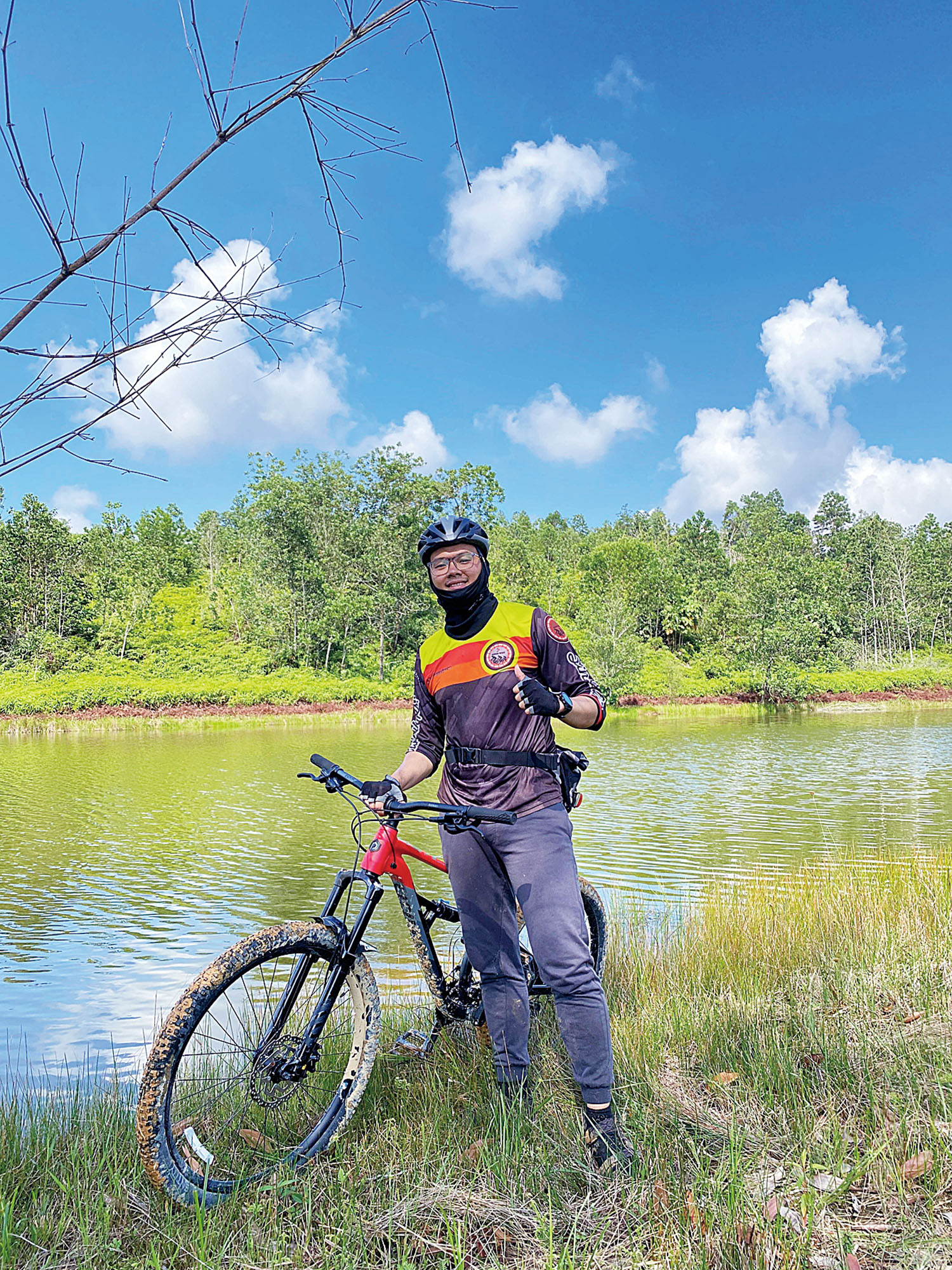 Ketua Gowes Sejiwa, Razi saat melakukan gowes, beberapa waktu lalu.