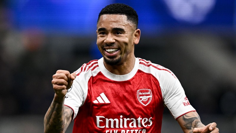 Gabriel Jesus mencetak dua gol untuk membantu Arsenal menang di kandang Inter Milan dan memastikan tiket ke 16 besar Liga Champions.
