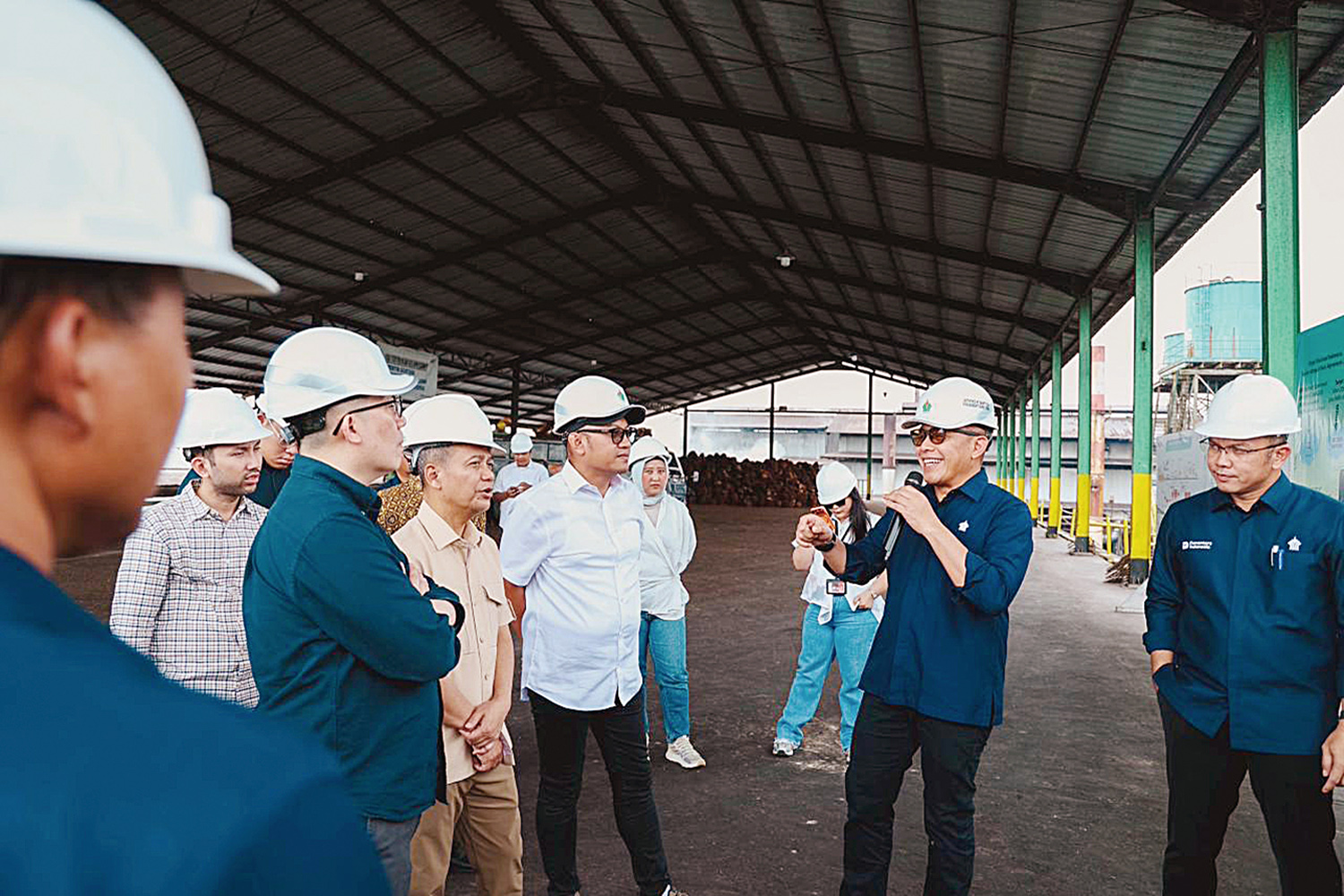 Direktur Utama PTPN IV PalmCo Jatmiko Santosa saat menjelaskan soal transformasi PalmCo kepada jajaran Danantara, beberapa waktu lalu.