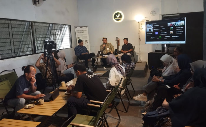 Fitra Provinsi Riau merilis hasil Indeks Keterbukaan Informasi Anggaran (KIA) Tahun 2025 di hadiri Sekdaprov Riau Syahrial Abdi, pada Kamis (22/1/2026).