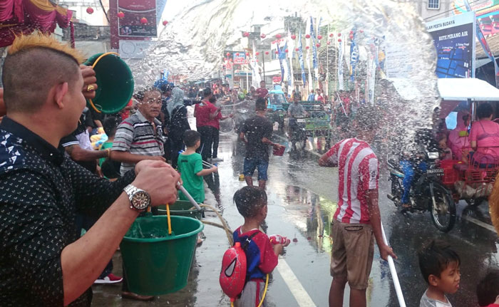 Festival Perang Air di Kepulauan Meranti