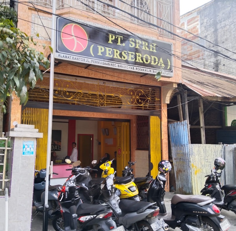 Penampakan kantor PT SPRH (Perseroda) di Bagansiapiapi, baru-baru ini.