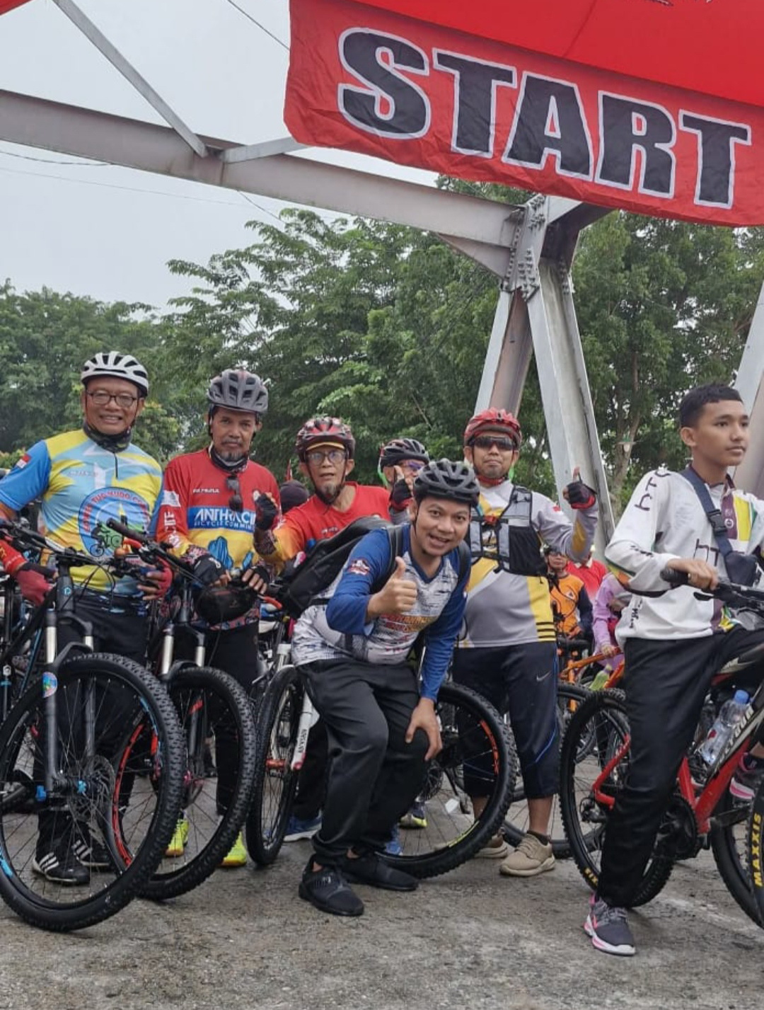 Anggota Komunitas Anthracite Bicycle Community Sawahlunto saat melakukan Gowes, beberapa waktu lalu.
