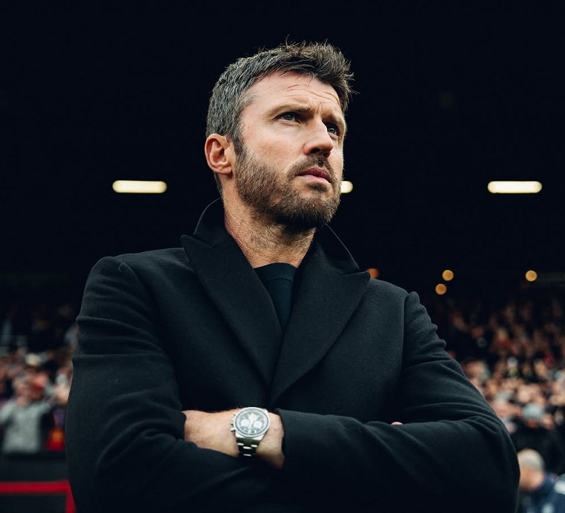 Pelatih Manchester United Michael Carrick mengungkapkan Ole Gunnar Solskjaer akan selalu ada untuk membantunya.
