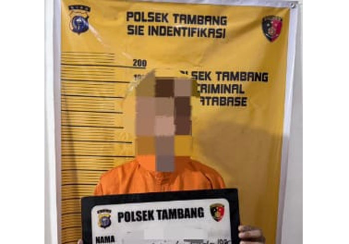 Jajaran Polsek Tambang berhasil meringkus seorang pria berinisial MA (50) karena terlibat peredaran narkoba di Desa Sungai Pinang, Sabtu (24/1/2026) malam.