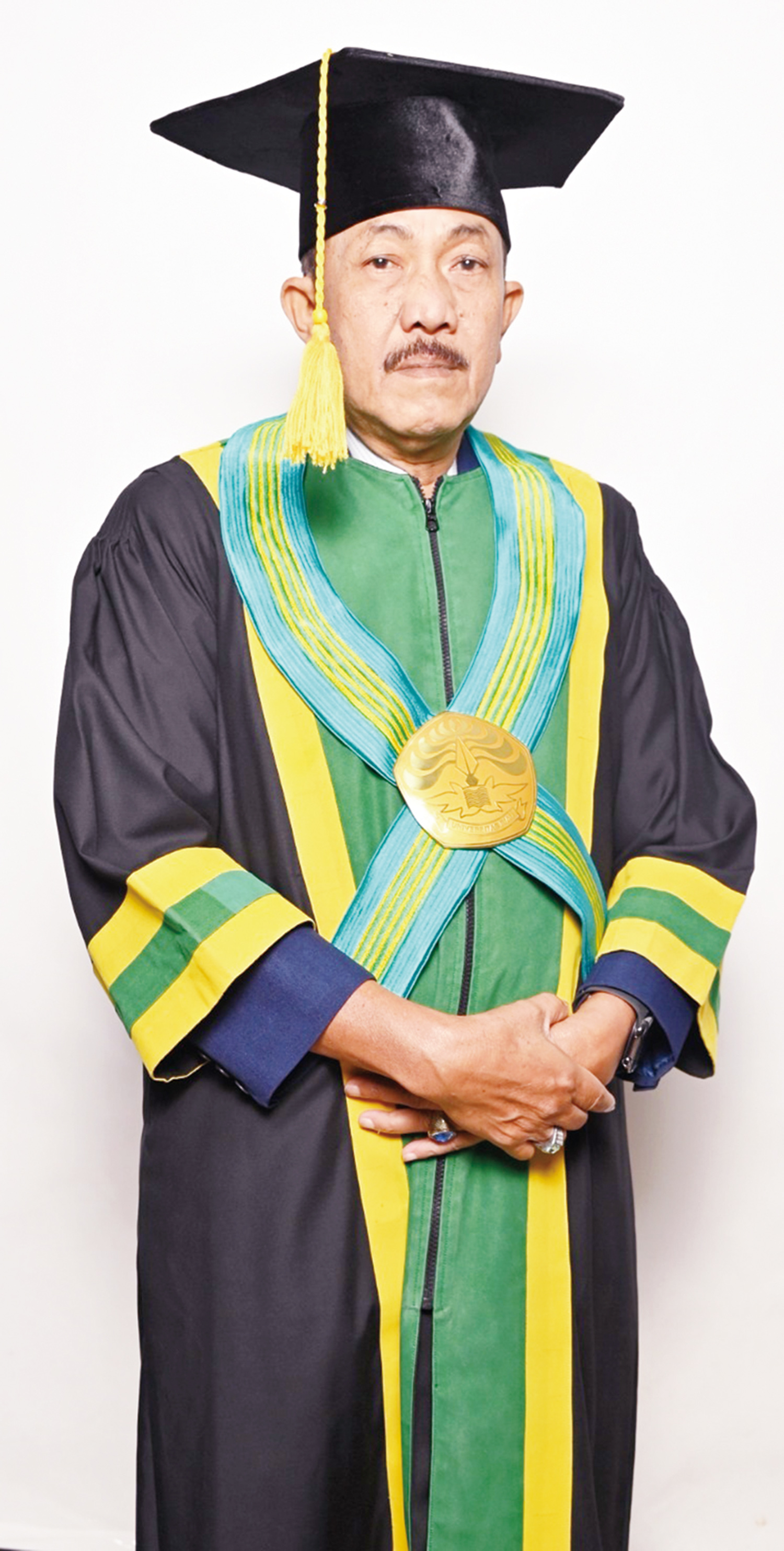 Prof Drs Daeng Ayub MPd Phd