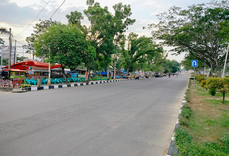 PKL menjual aneka ragam makanan dan minuman memadati kawasan Astaqa MTQ dan Jalan Lingkar Km 4 Pasirpengaraian, Selasa (27/1/2026) petang.
