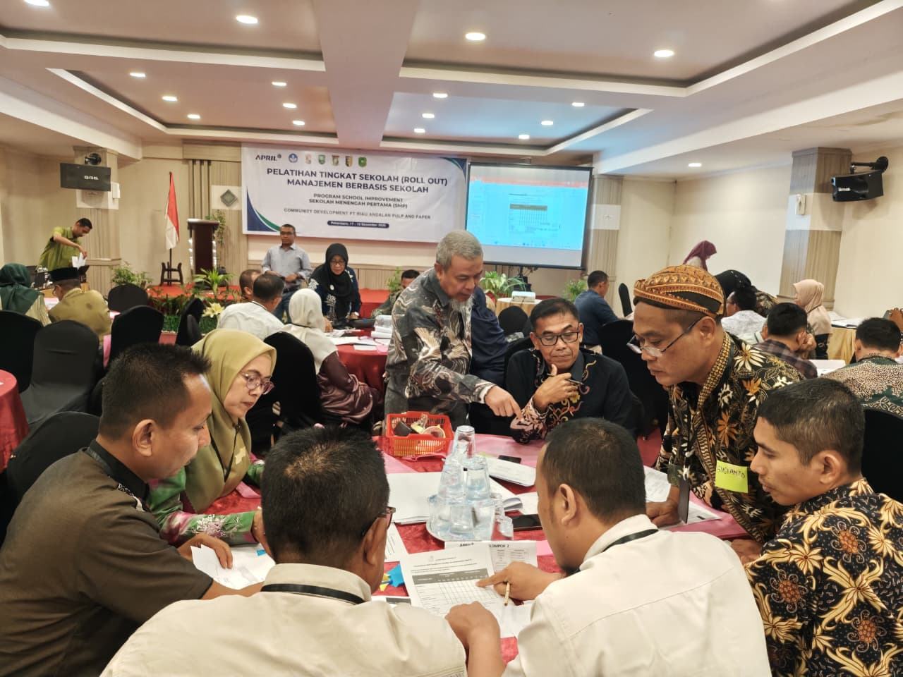 Salah satu kegiatan Community Development RAPP di Riau, baru-baru ini.