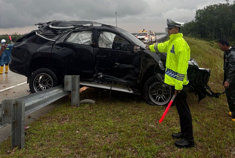 Salah satu peristiwa kecelakaan lalu lintas yang terjadi di ruas Jalan Tol Pekanbaru-Dumai, baru-baru ini.