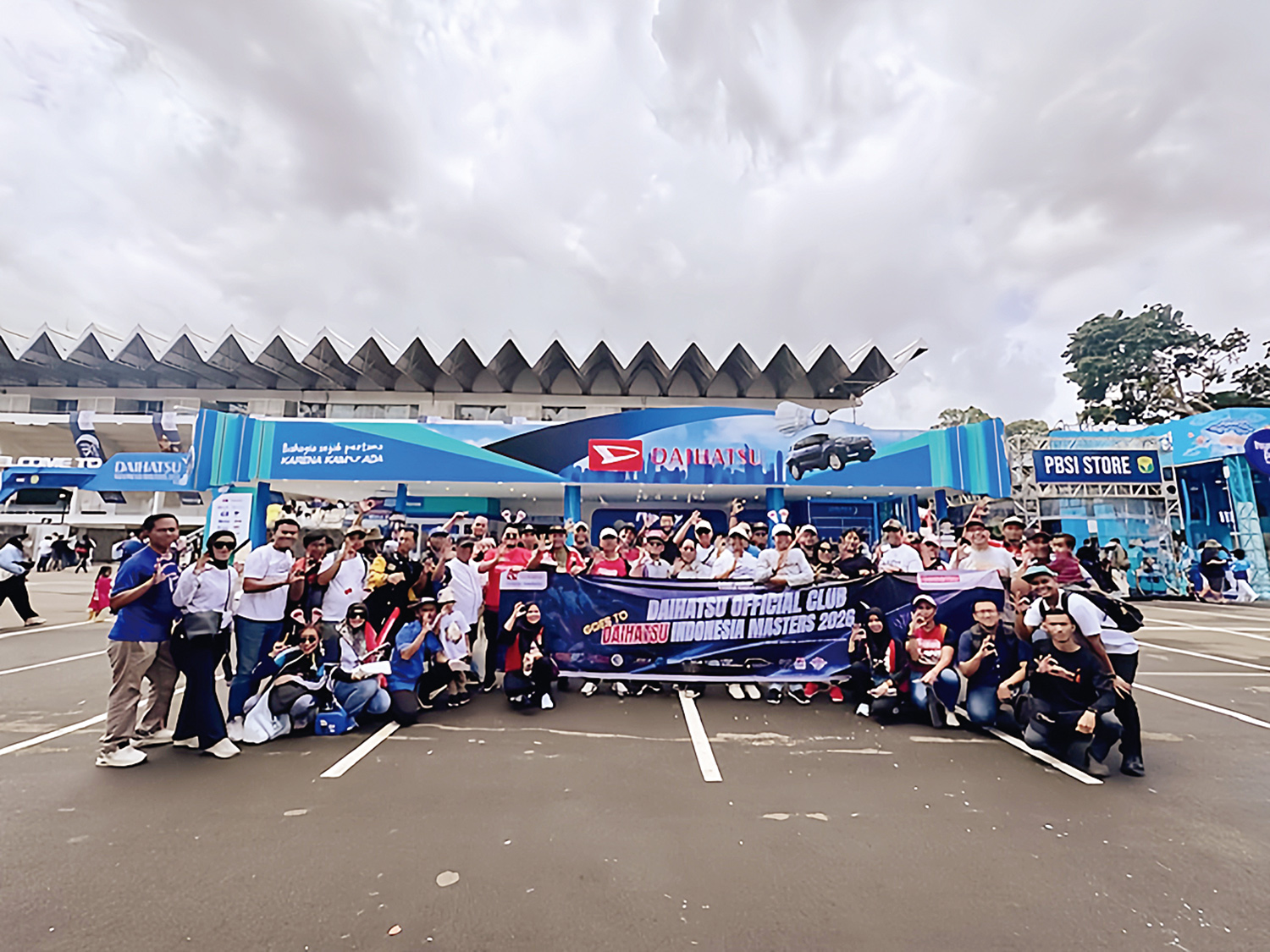Anggota Klub Daihatsu saat memberikan dukungan kepada atlet tanah air pada Daihatsu Indonesia Master (DIM) 2026, belum lama ini.