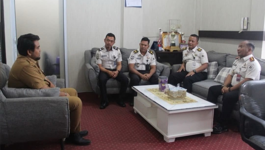 Jajaran Lapas Bengkalis melakukan koordinasi dengan Disdik Bengkalis terkait program pendidikan napi di ruang Sekretaris Disdik Bengkalis, Selasa (27/2/2026).