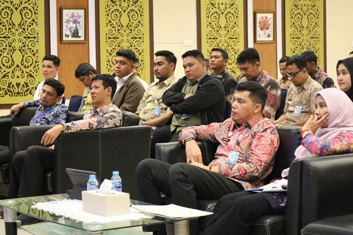 Kepala Kanwil Kemenkum Riau bersama jajaran mengikuti sosialisasi  UU Nomor 20 Tahun 2025 tentang KUHAP secara virtual pada Kamis (29/1/2026).