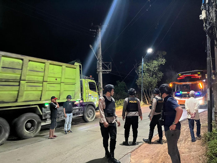Tim Raga Polres Dumai saat mengamankan terduga pelaku pungli.