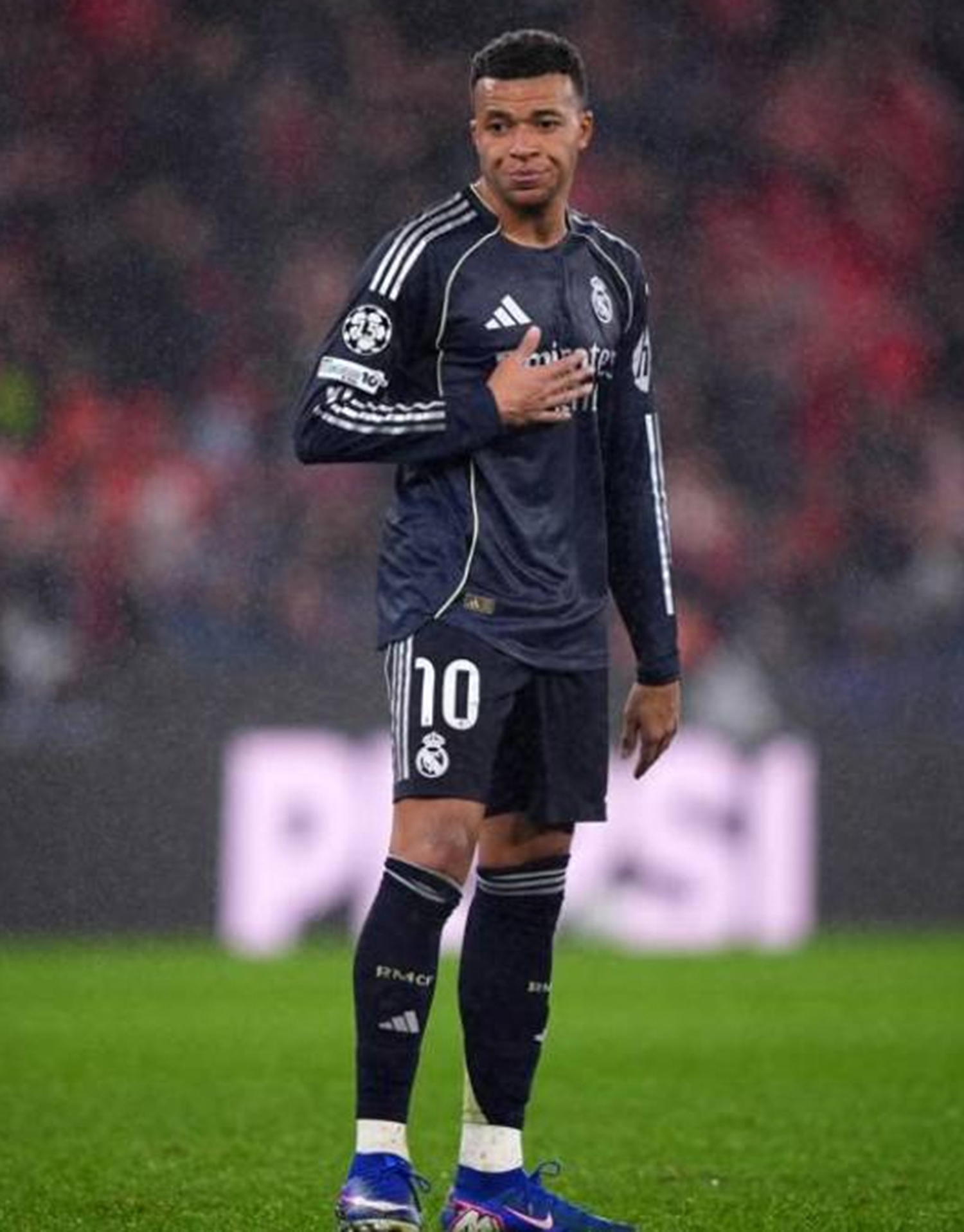 Kylian Mbappe berekspresi kecewa setelah golnya dianulir sesuai aturan IFAB dan menjadi momen krusial kekalahan Real Madrid 2-4 dari Benfica di Liga Champions, Kamis (29/1/2026).