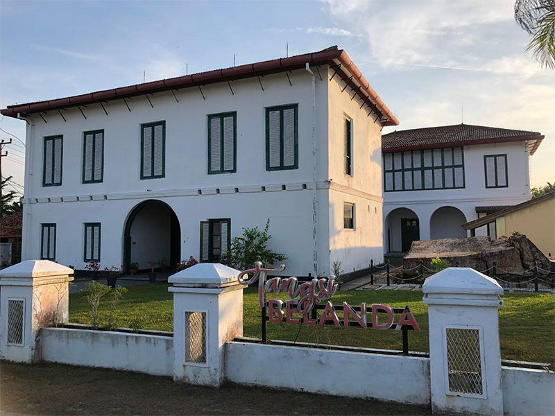 Bangunan Tangsi Belanda yang ada di Kampung Benteng Hulu, Kecamatan Mempura, Kabupaten Siak.
