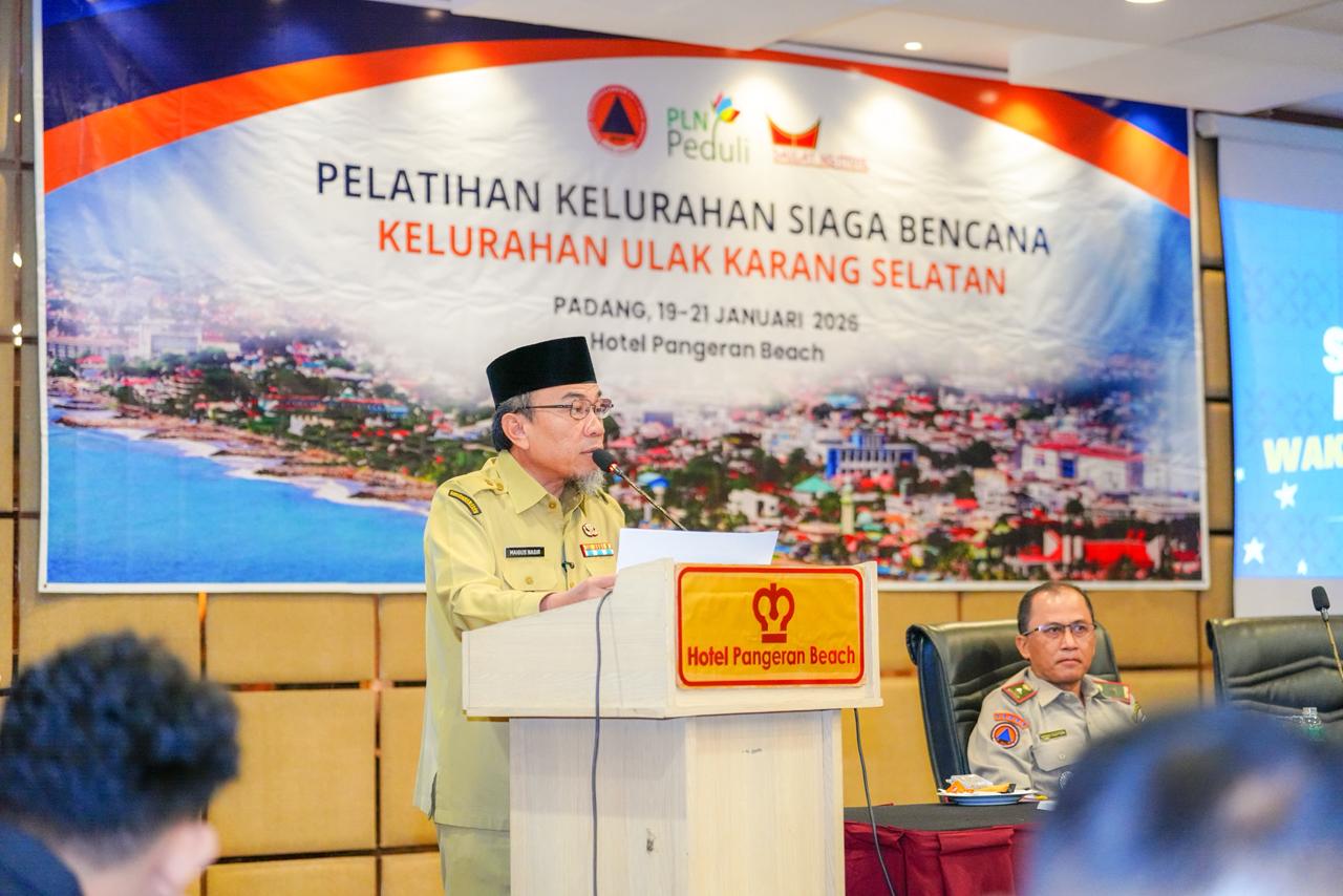 Wakil Wali Kota Padang, Maigus Nasir memberikan sambutan saat pelatihan Program Desa Siaga Bencana di Pangeran Hotel, baru-baru ini.
